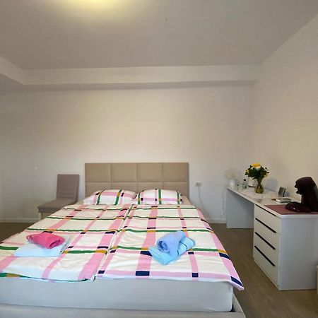 Bright & Cozy Room With Balcony Corovode Luaran gambar